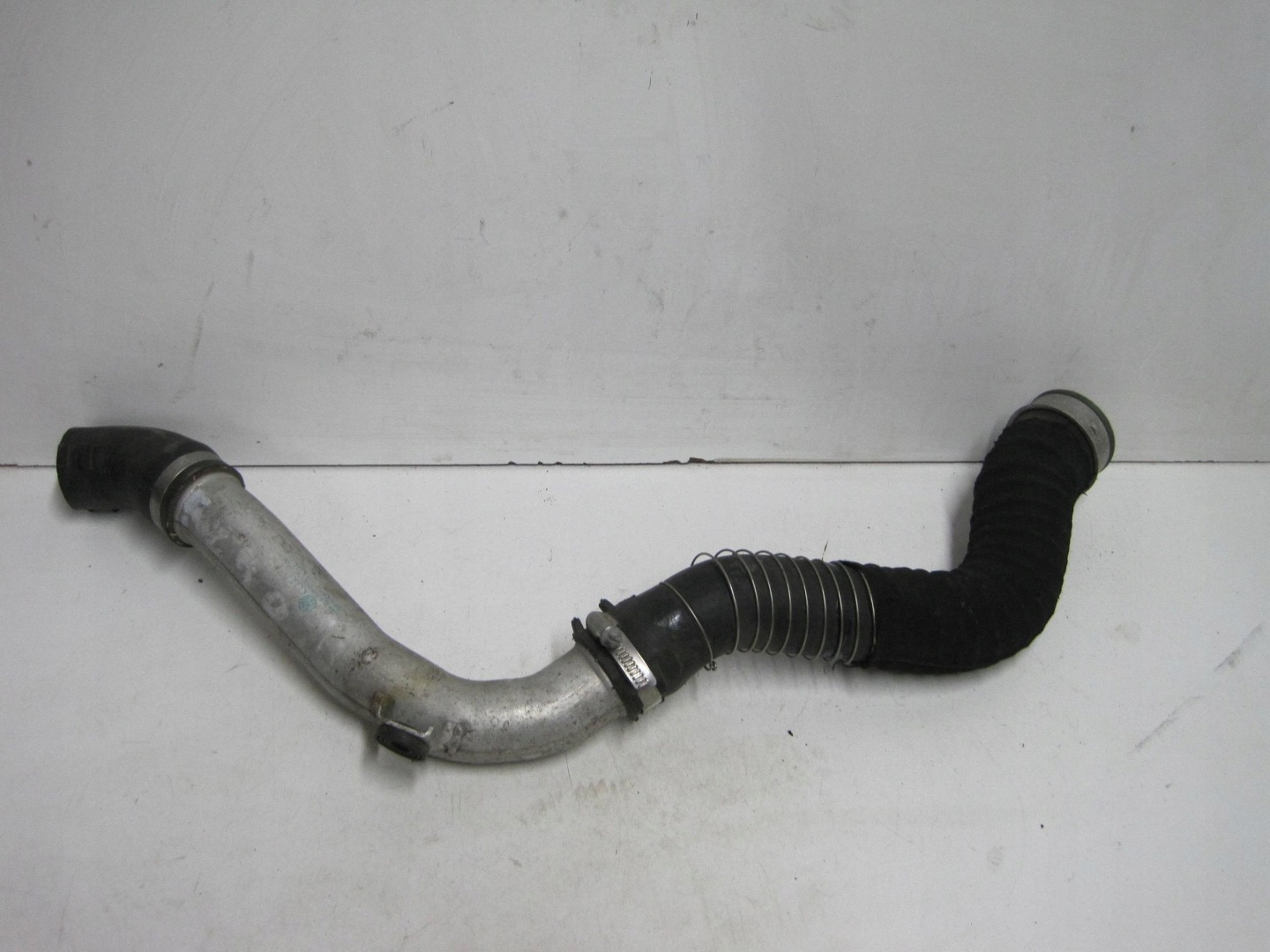 hadice intercoolera AUDI Q7 4L 7L8145968A trouba přívod