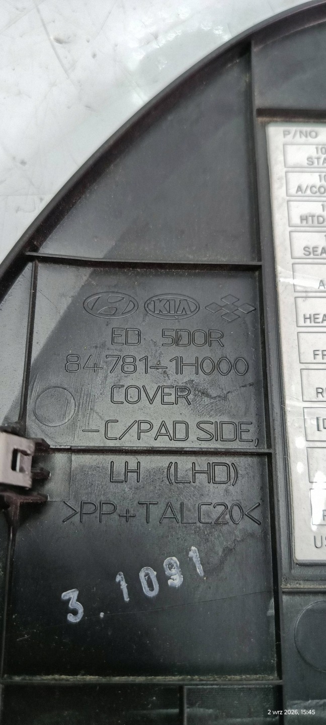 KIA CEED and cover spoiler of the dashboard front left 2006
