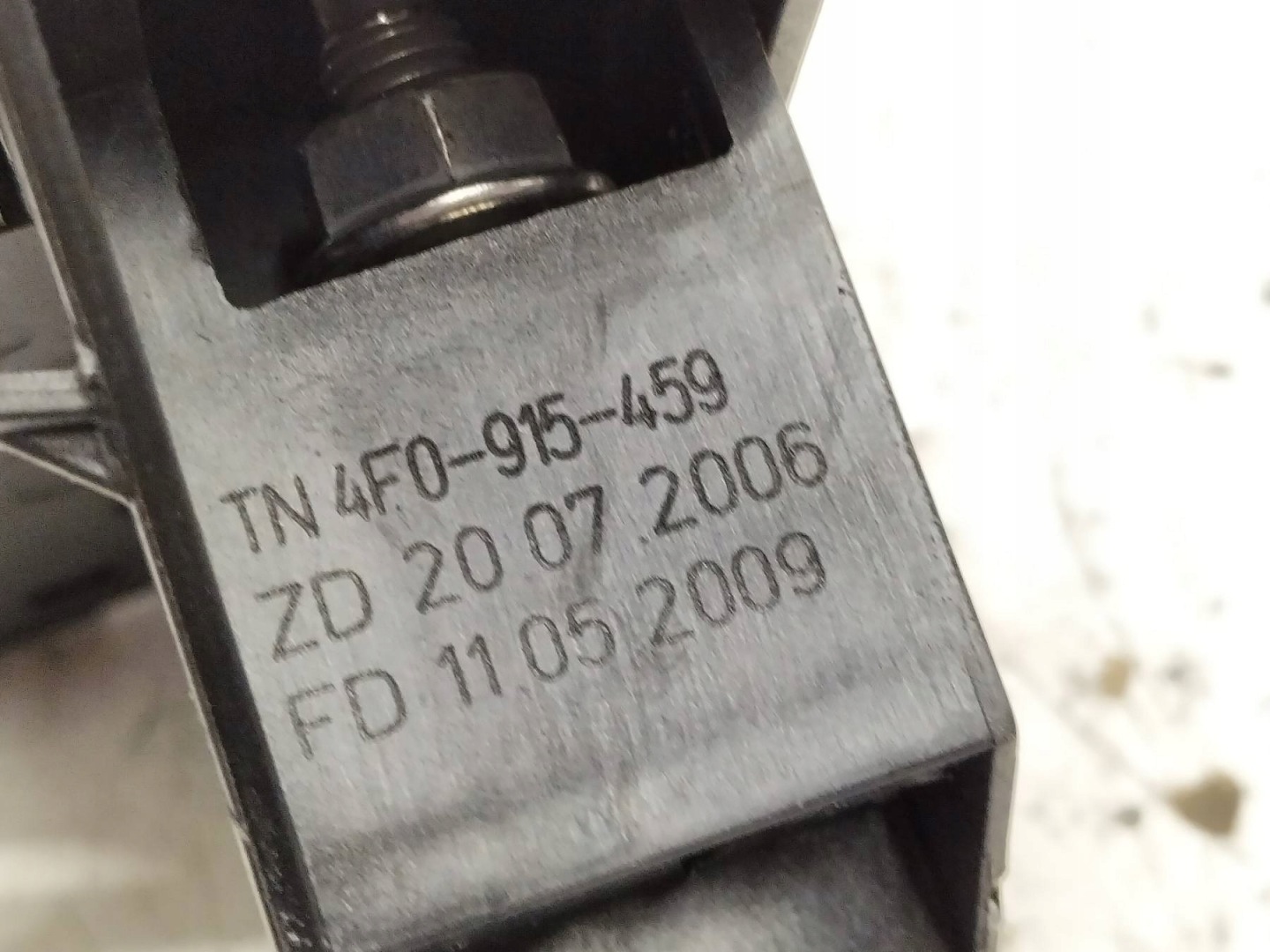 Klemme PLUS AKUMULATORA Sensor 4F0915459 4F0915519 Audi A6 III (2004-11) C6