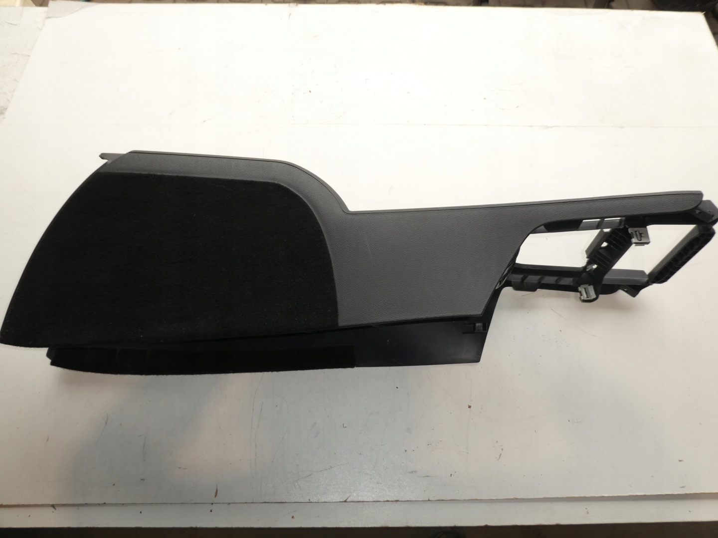 TUNEL central SKODA SUPERB 2 II 3T0863241B
