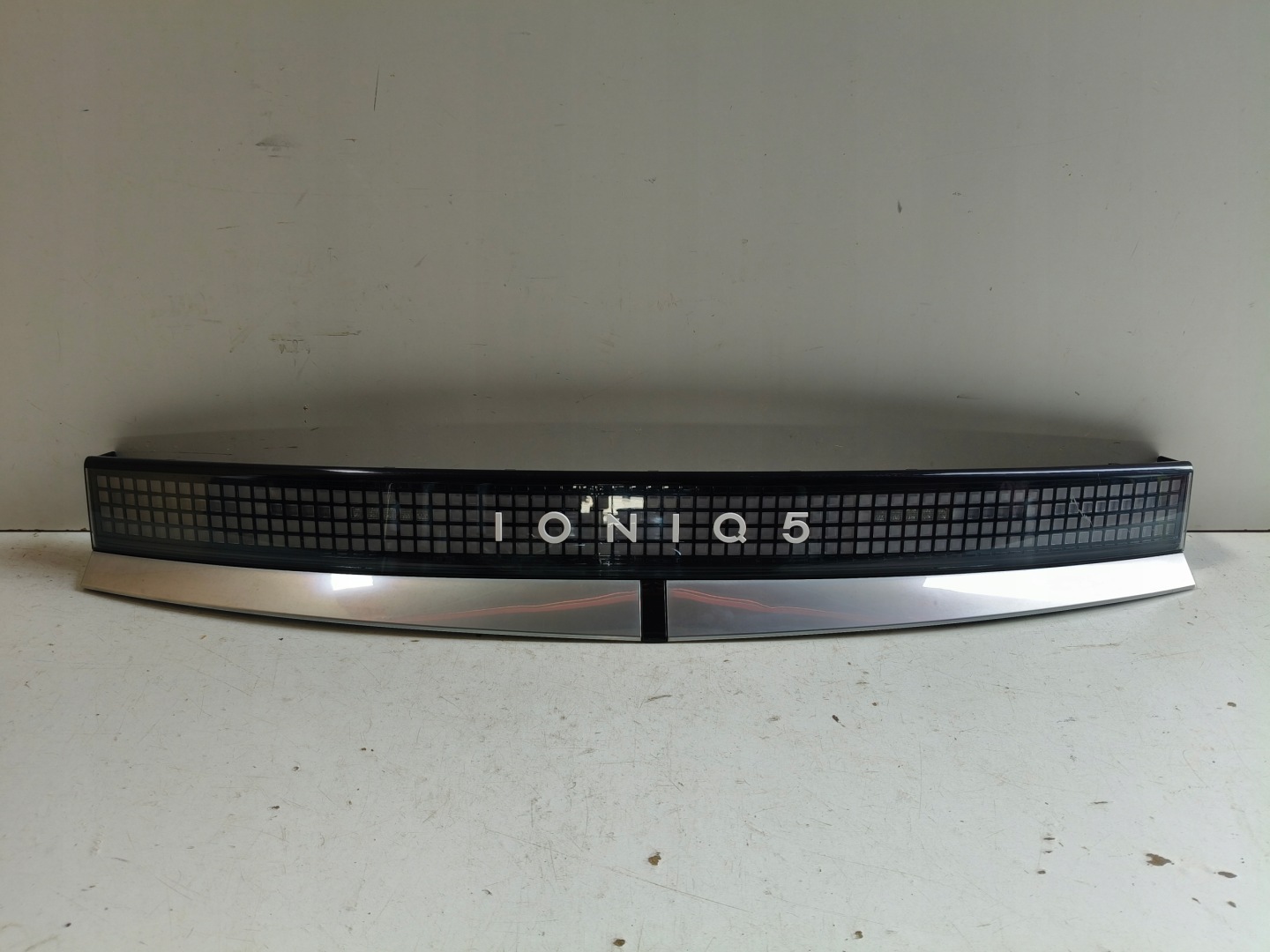light rear cap bonnet HYUNDAI IONIQ 5 21- LED