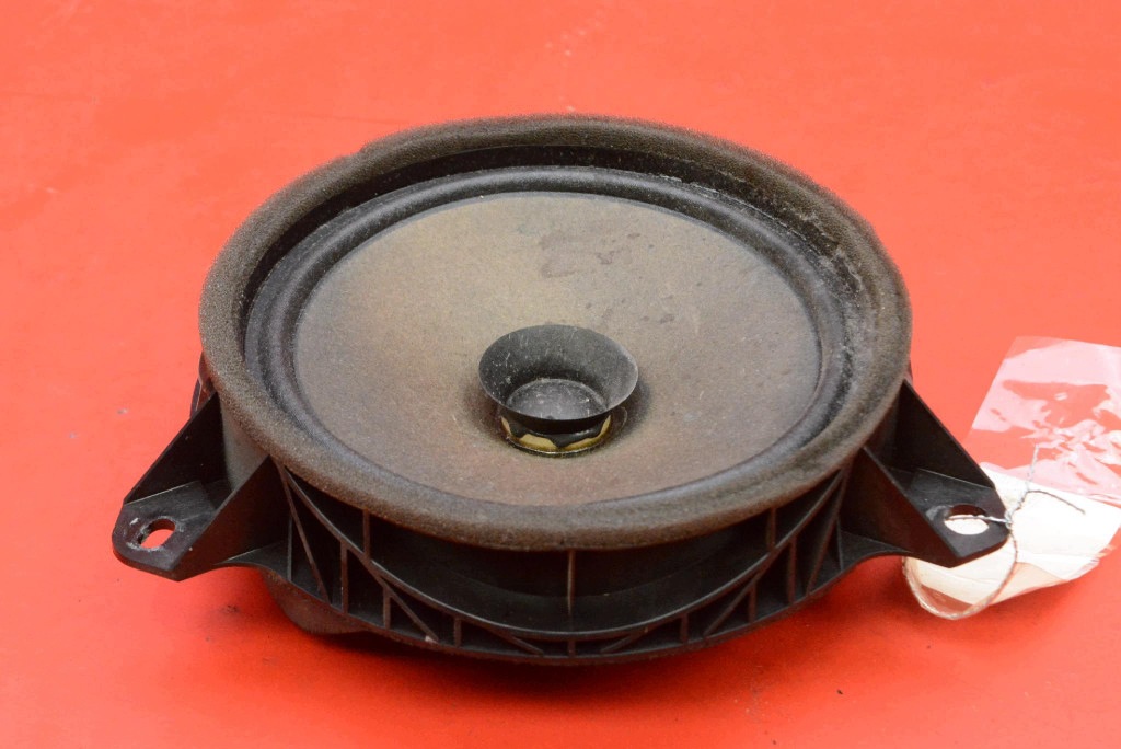 speaker left rear part 86160-02B80 TOYOTA COROLLA E21 LIFT 17-24
