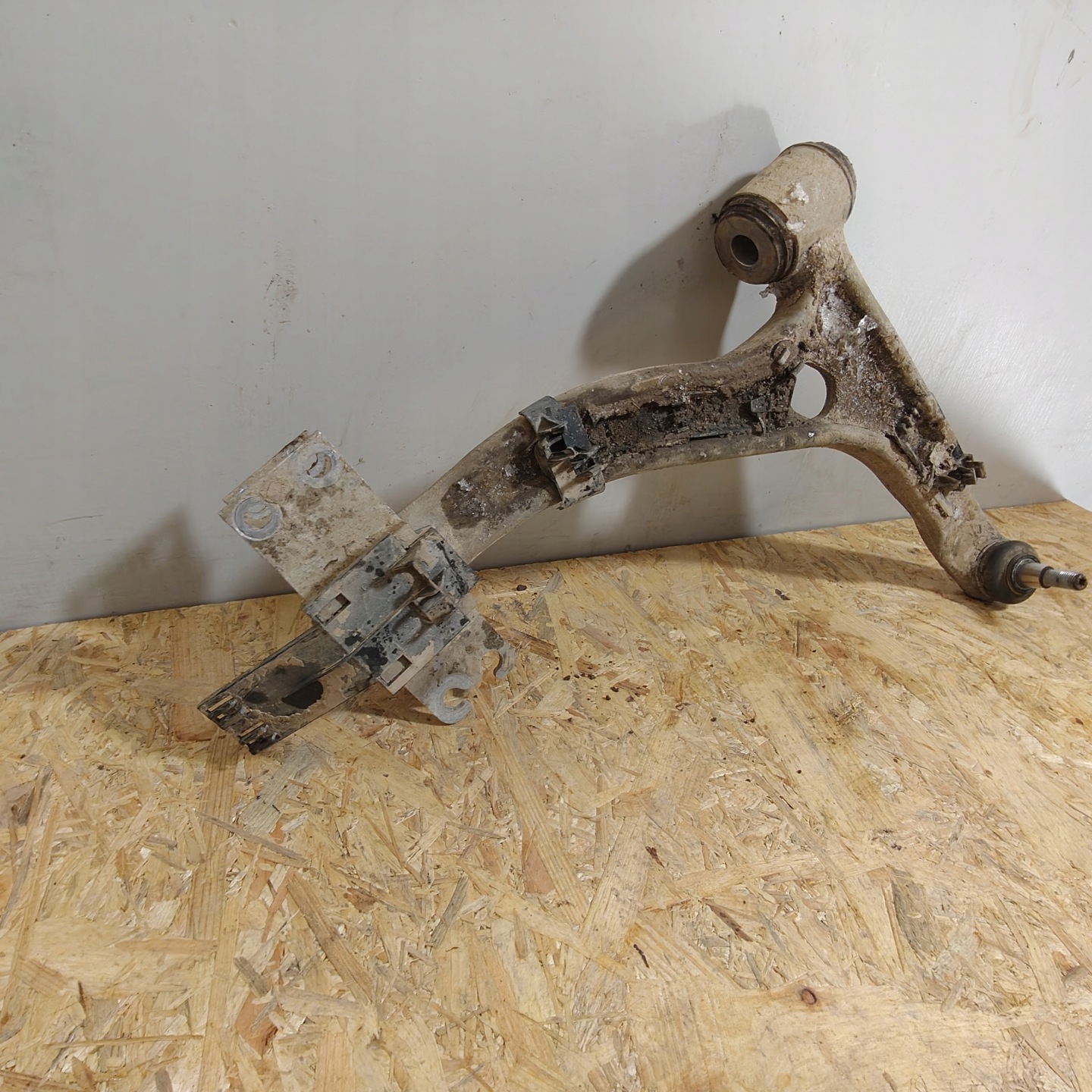 arm front right front MERCEDES CLA W 117