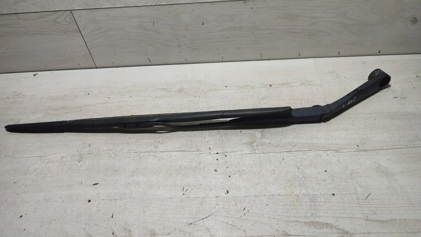 KIA Rio IV 18r front side left wiper arm windows