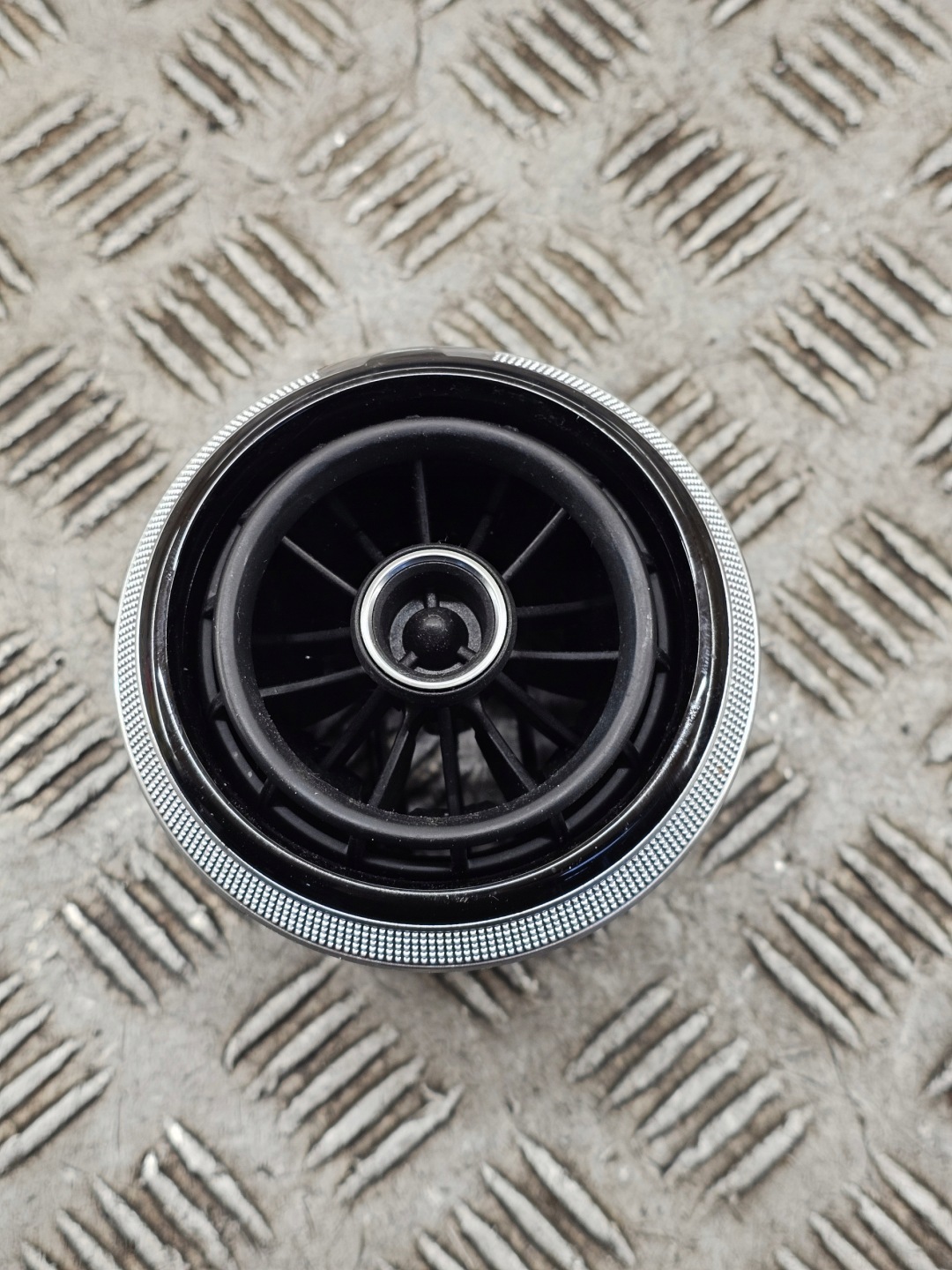 AUDI A3 8V rešetka rešetka ventilacije armature 8V0820901A