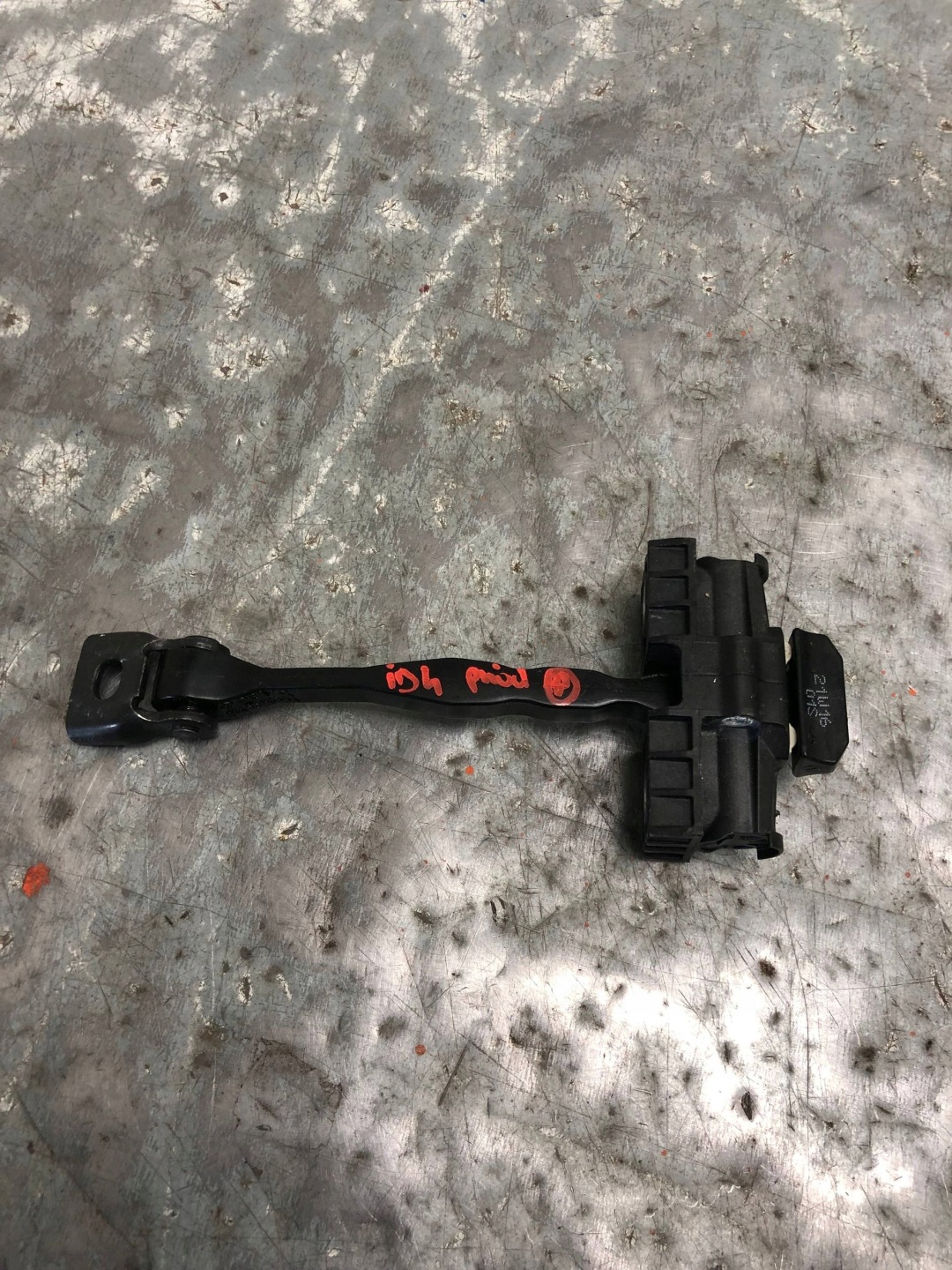 limiter door front VW ID4 ID.4 11A837249A