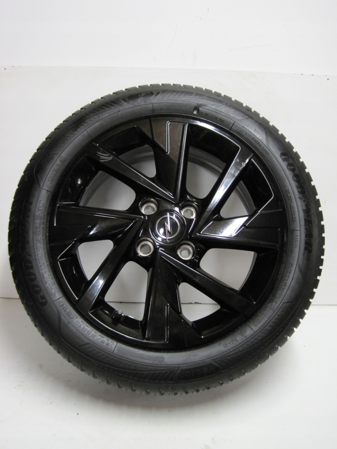 wheels discs tyres OPEL CORSA F R16 6MM M+S