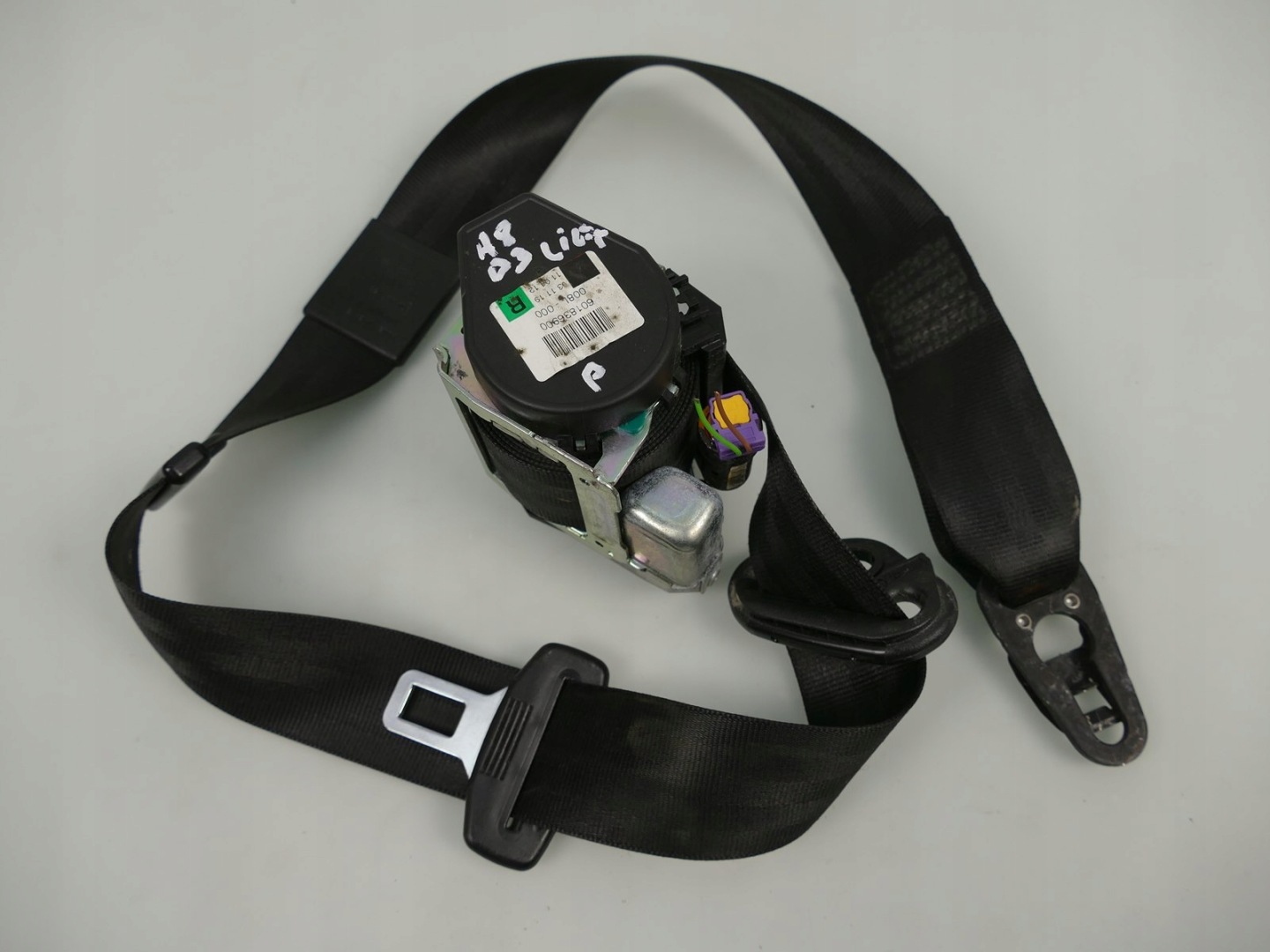 AUDI A8 D3 LIFT seat belt right front