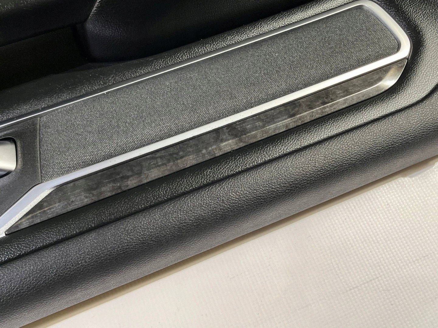 side upholstery door of left przednich front Dodge RAM 1500 2019