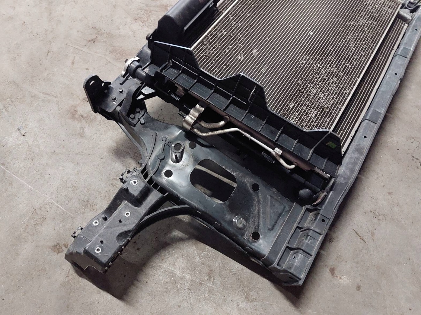 support panel for radiators pillar iron radiator KIA CARENS IV LIFT 1.6 GDI