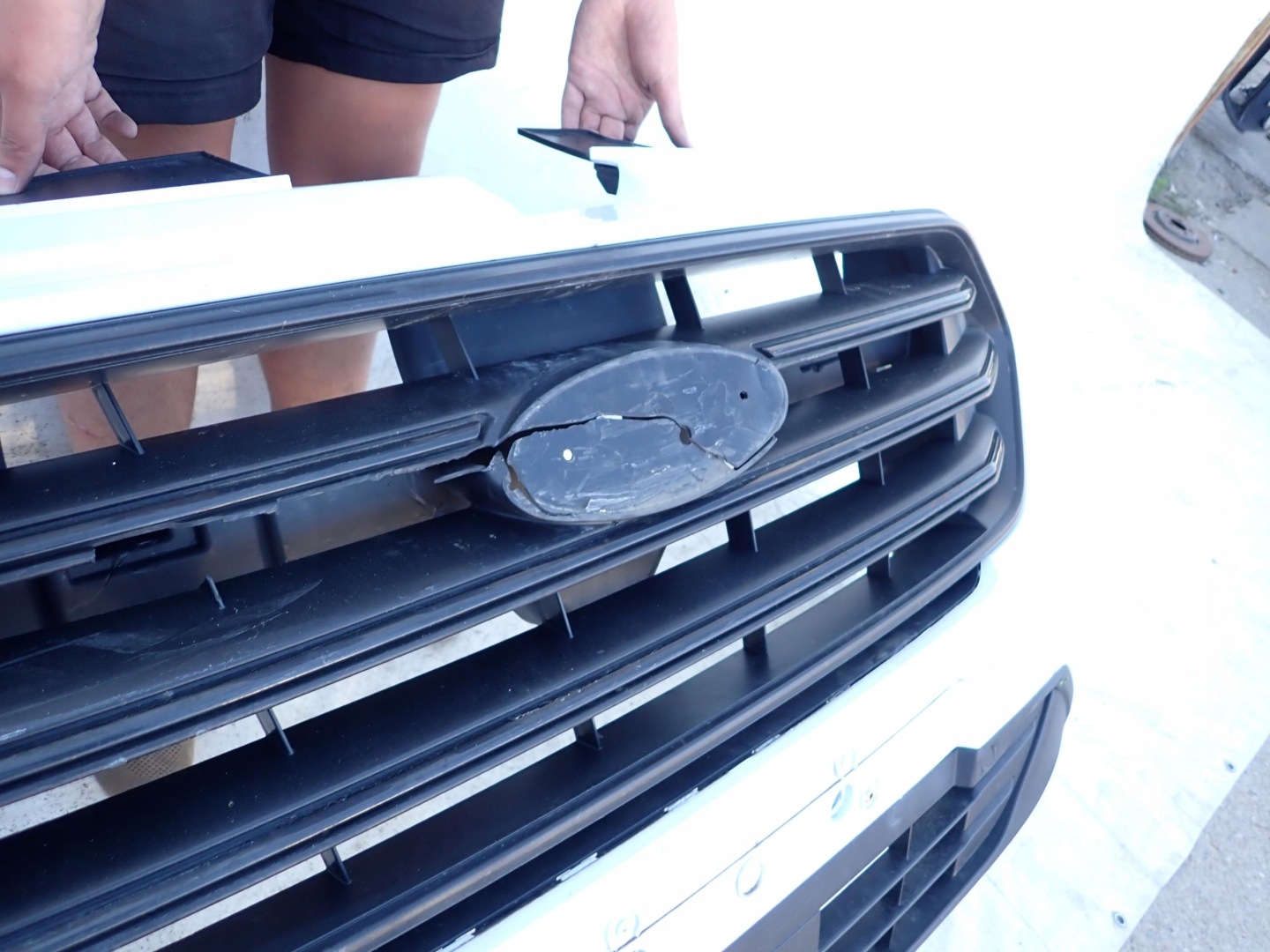 FORD TRANSIT CUSTOM LIFT 17-> bumper front PDC