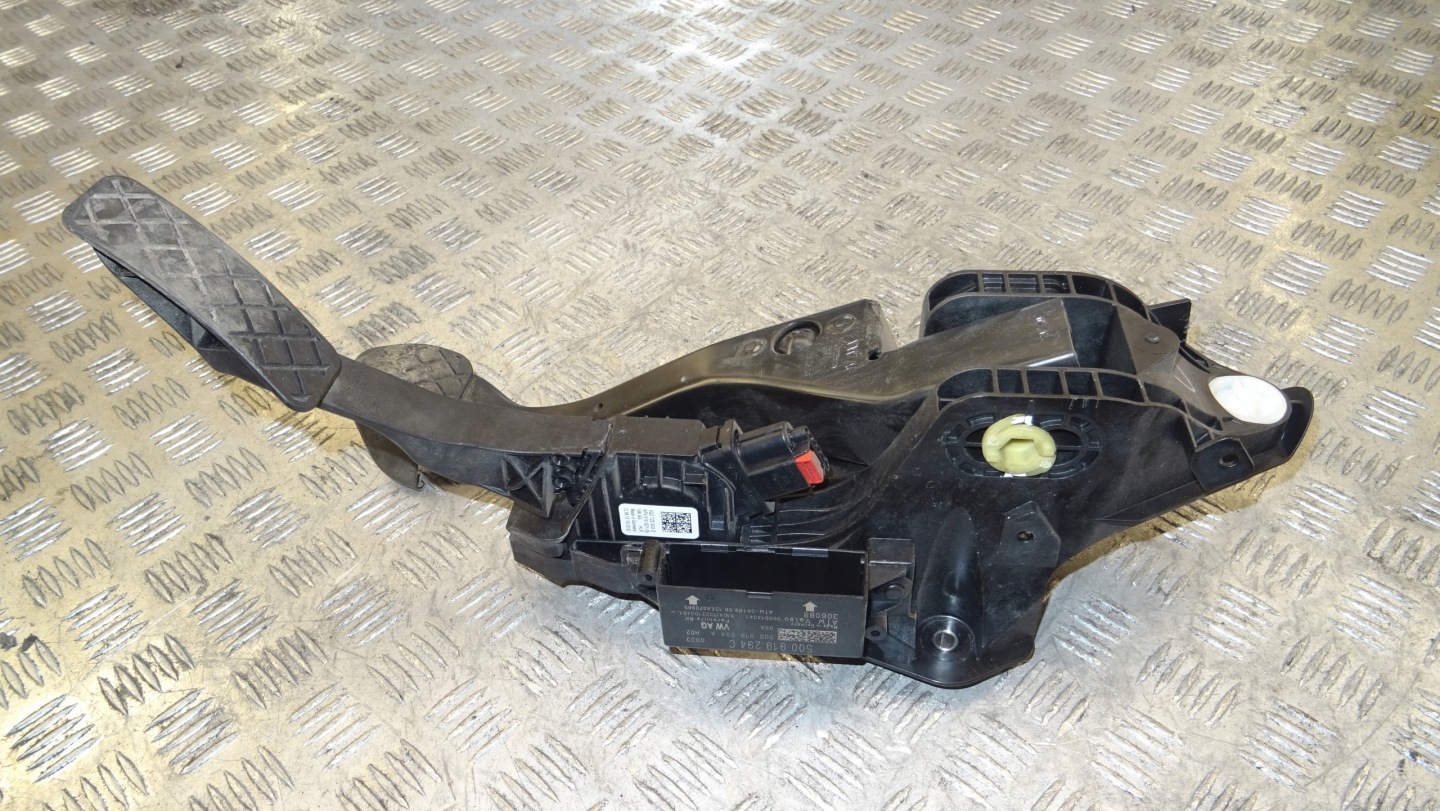 accelerator pedal brakes running board VW GOLF VII 5Q2721058AF