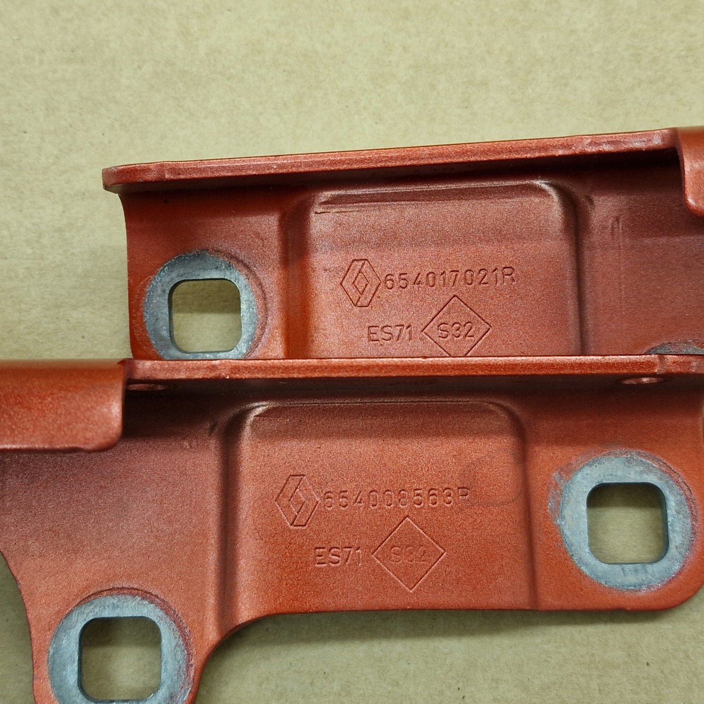 bonnet hinges left right RENAULT CAPTUR II