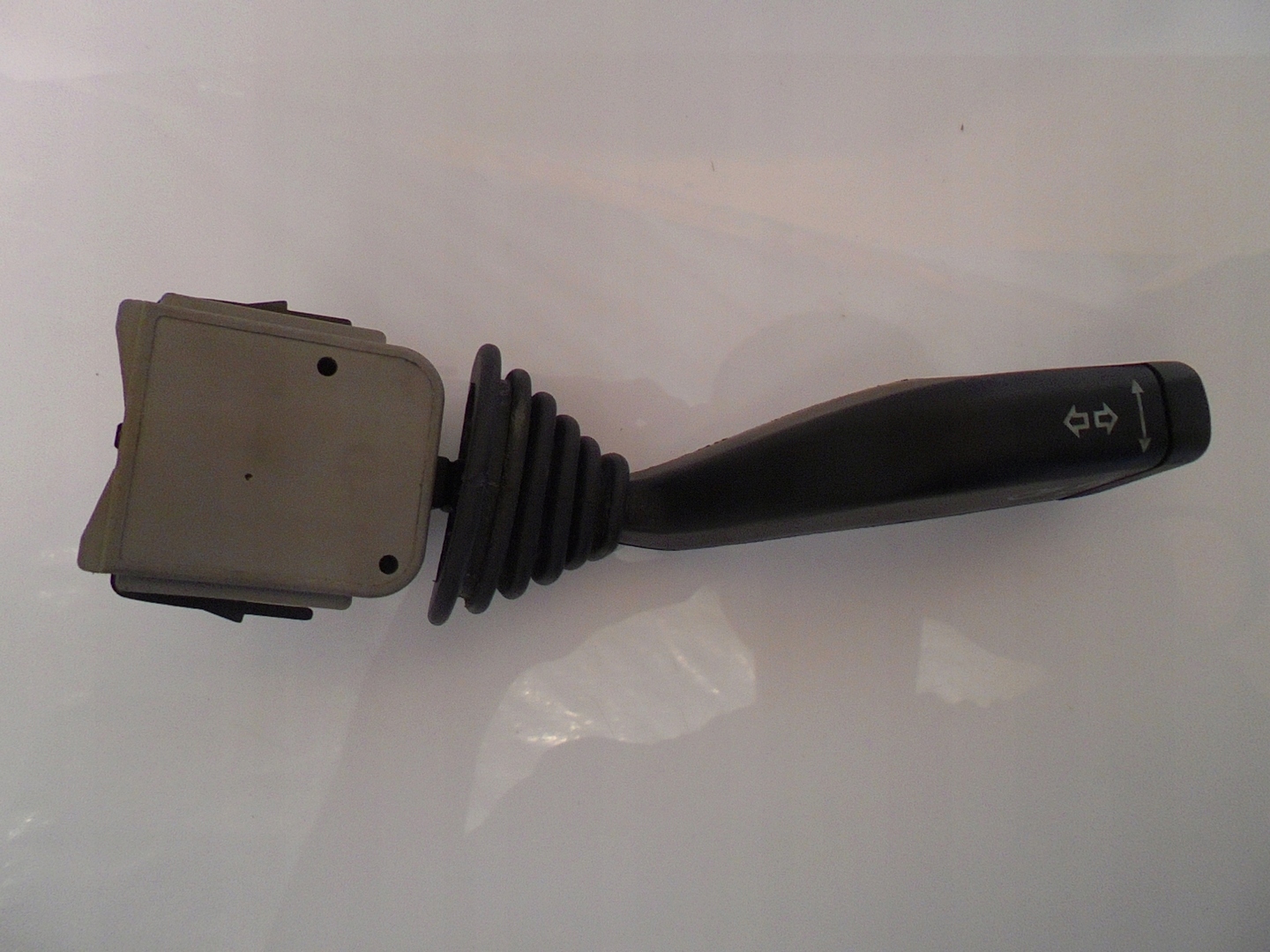 Bouton Indicateurs de direction OPEL 90221174