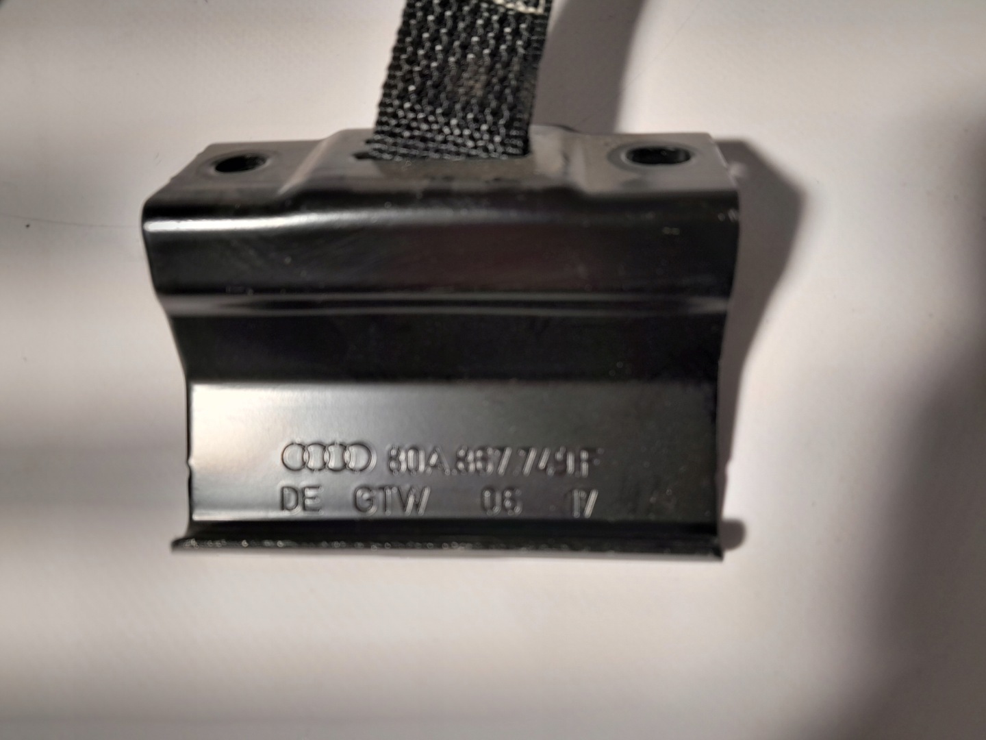AUDI Q5 II 80A Poignée Support plaque pour batterie 80A867749F
