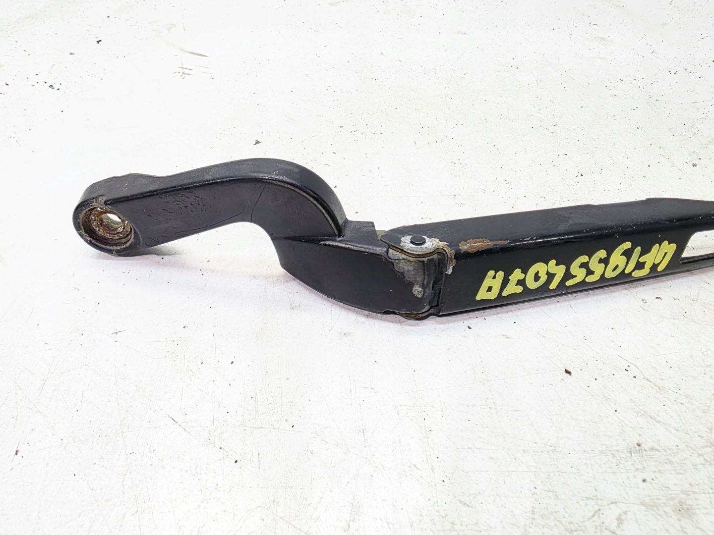 wiper arm left front AUDI A6 C6 4F1955407A