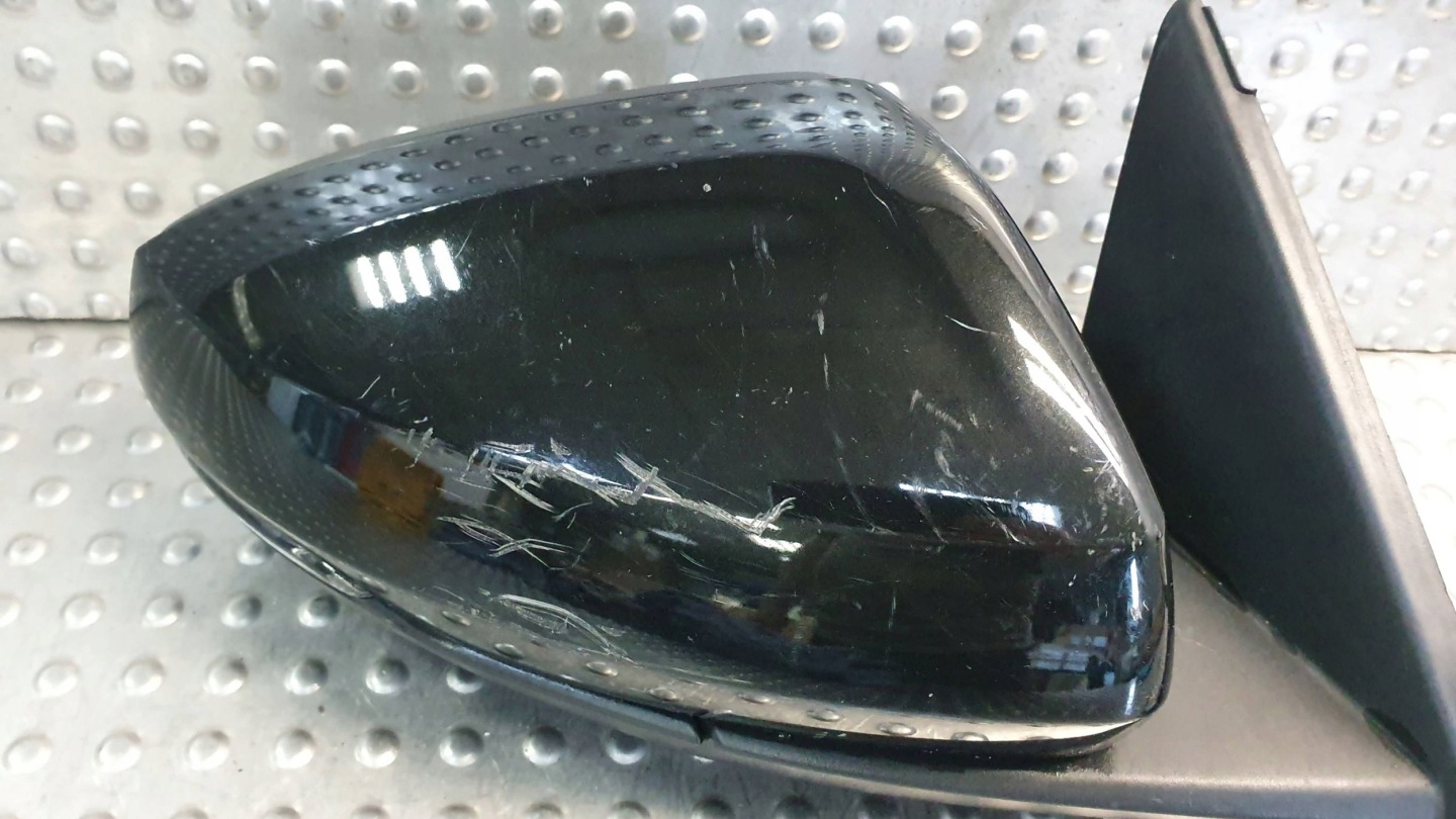 Spiegel rechts AUDI A1 II 12 PIN 18