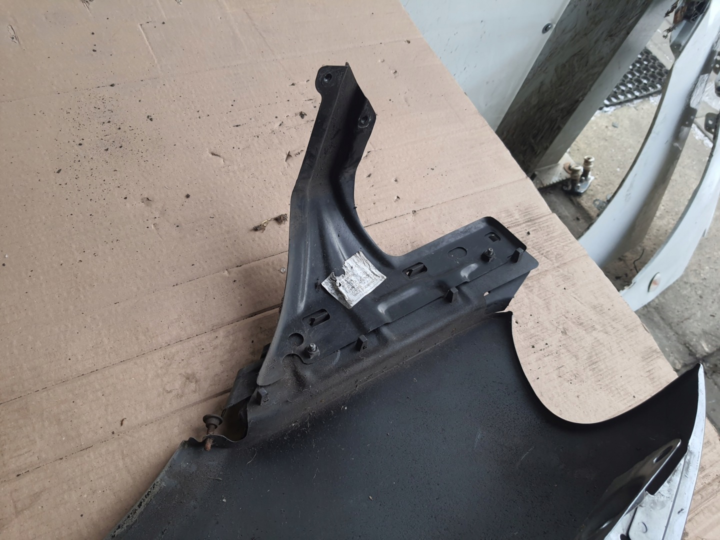 VW TOURAN 1T0 01-06 Aile
