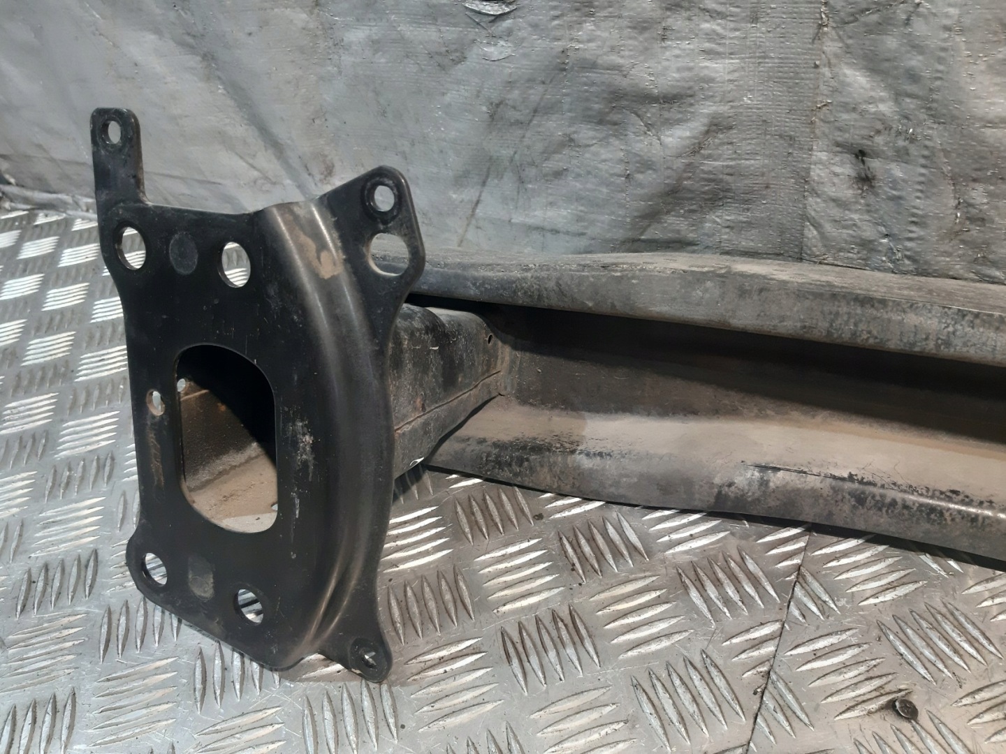 bumper support front VW TOURAN and 1T0807109B