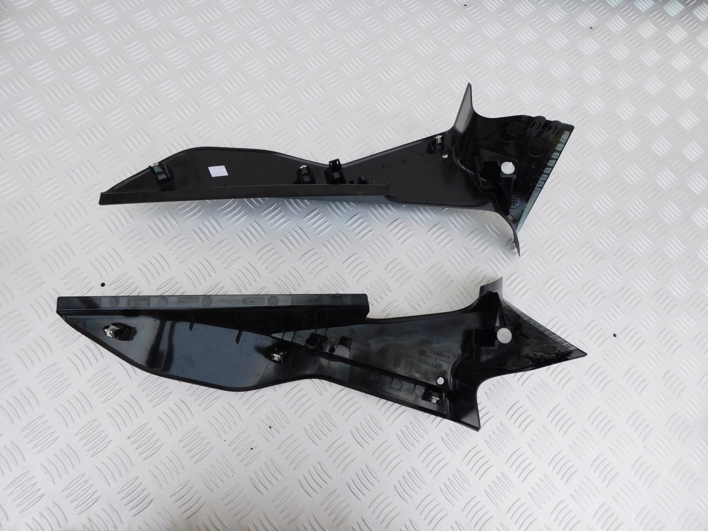 cover tunelu boot komplet 2 szt BMW G26 plastic