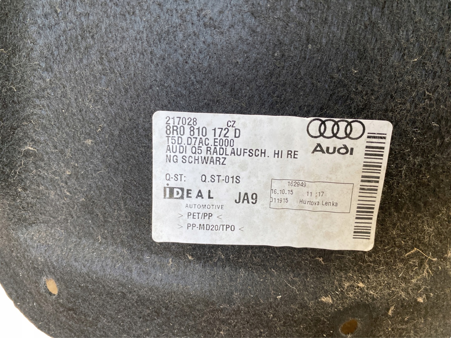 AUDI Q5 8R mudguard right rear part 8R0810172D