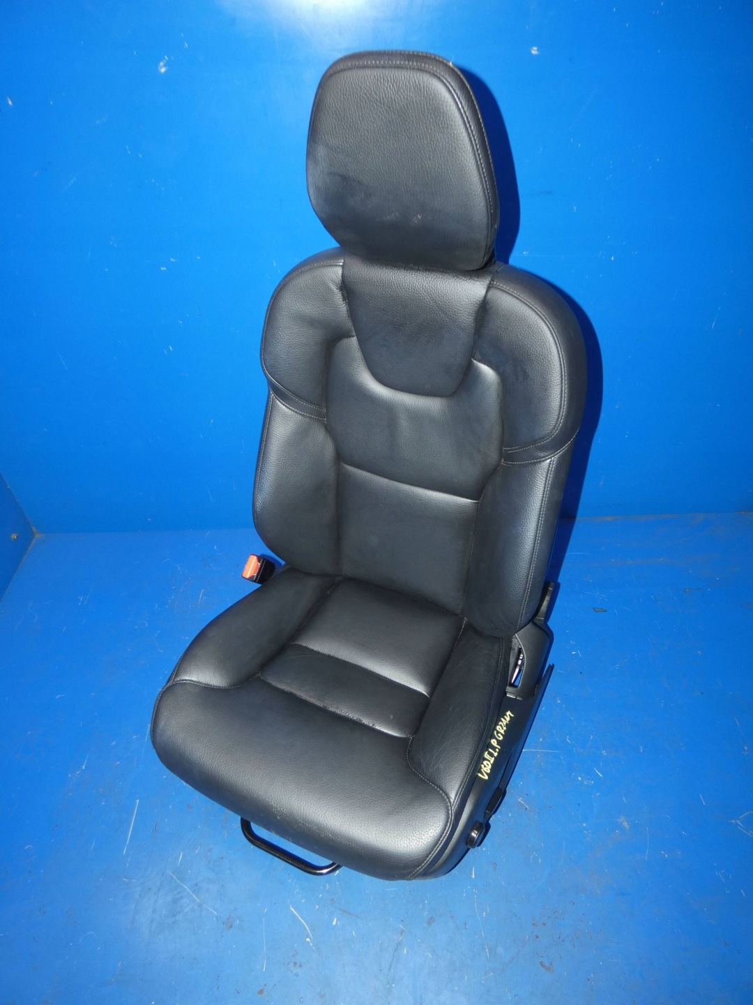 VOLVO V60 II S60 III 18- seat driver´s left front PODGRZEWANY