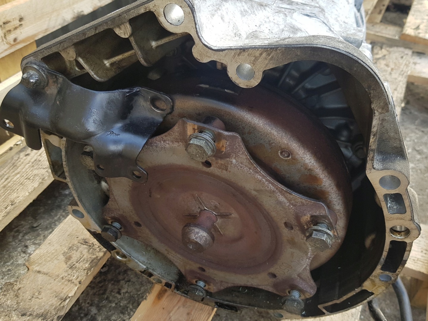 BMW E60 E61 E90 E91 2.0 N46B20 gearbox AUTOMAT 6L45 7614279 SRT6 24253600