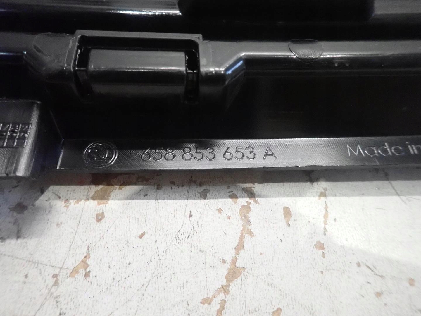 grill SKODA KAMIQ 2019- 568853653A