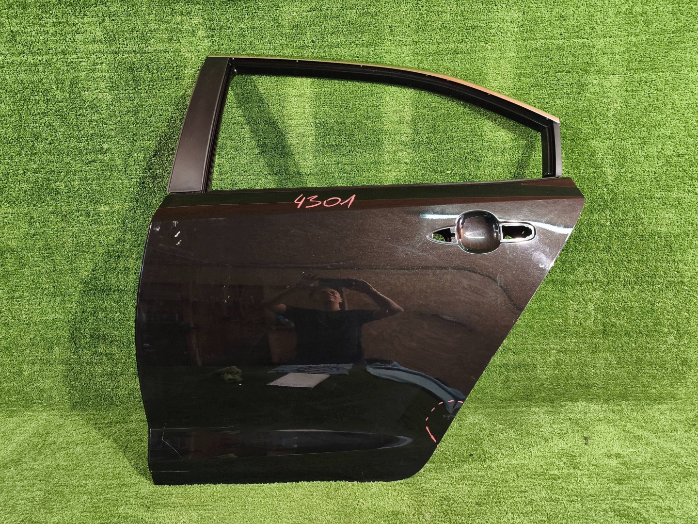 door rear. left left rear part TOYOTA COROLLA E21 sedan NR.D4301