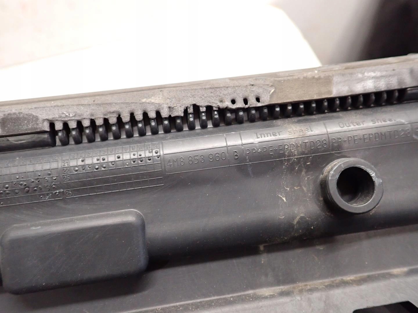 moulding door right front AUDI Q8 2018- CARBON 4M8853960B