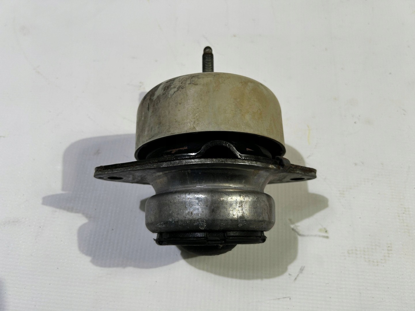 console holder engine mount right left Ford Mustang 5.0 2015