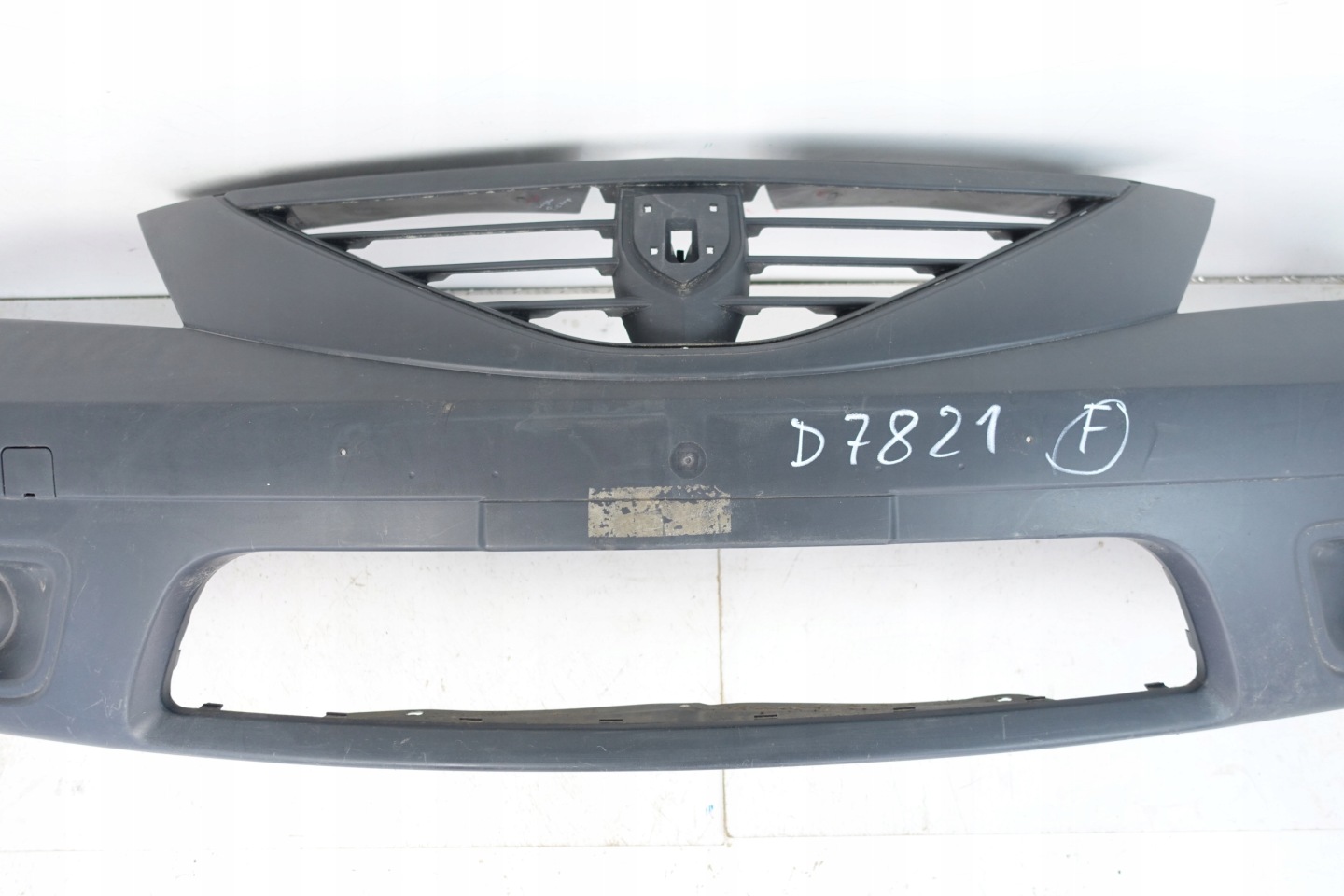 DACIA LOGAN bumper front front 8200825158