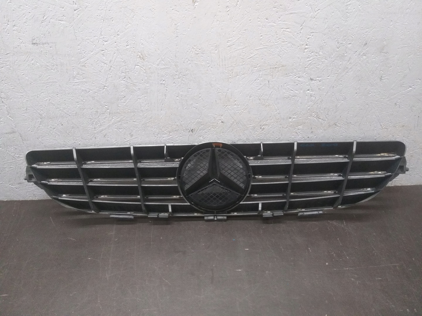 GRILLE MERCEDES CLK W209 A20988800