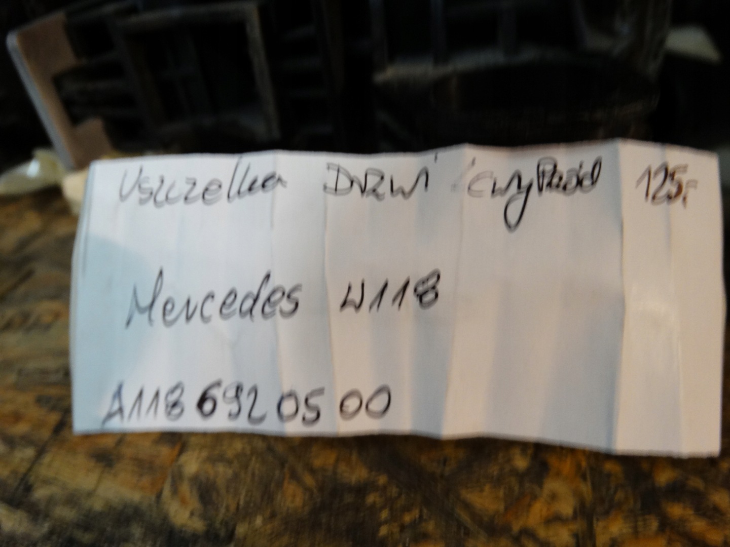IDEALNA gasket left front MERCEDES W118 1