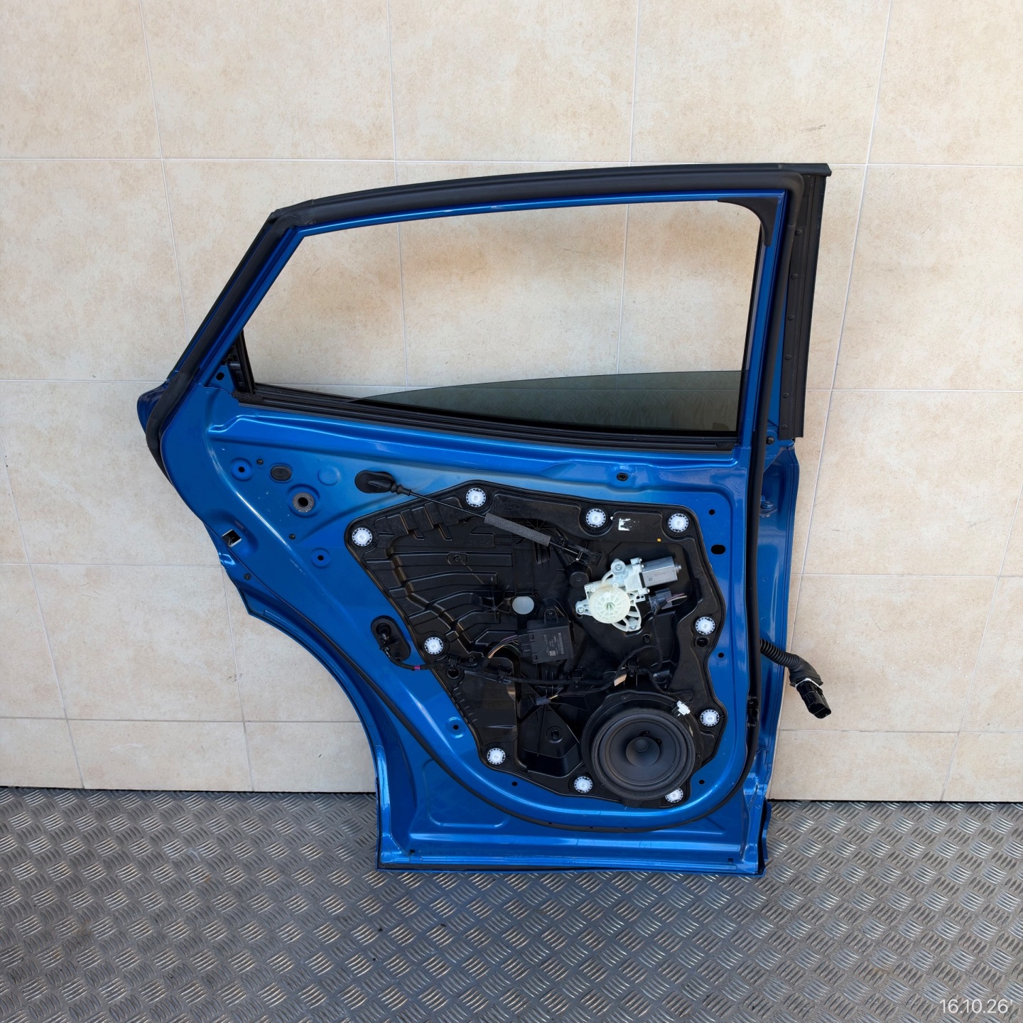 ajtó teljesen hátsó bal FORD PUMA MK2 2021 év