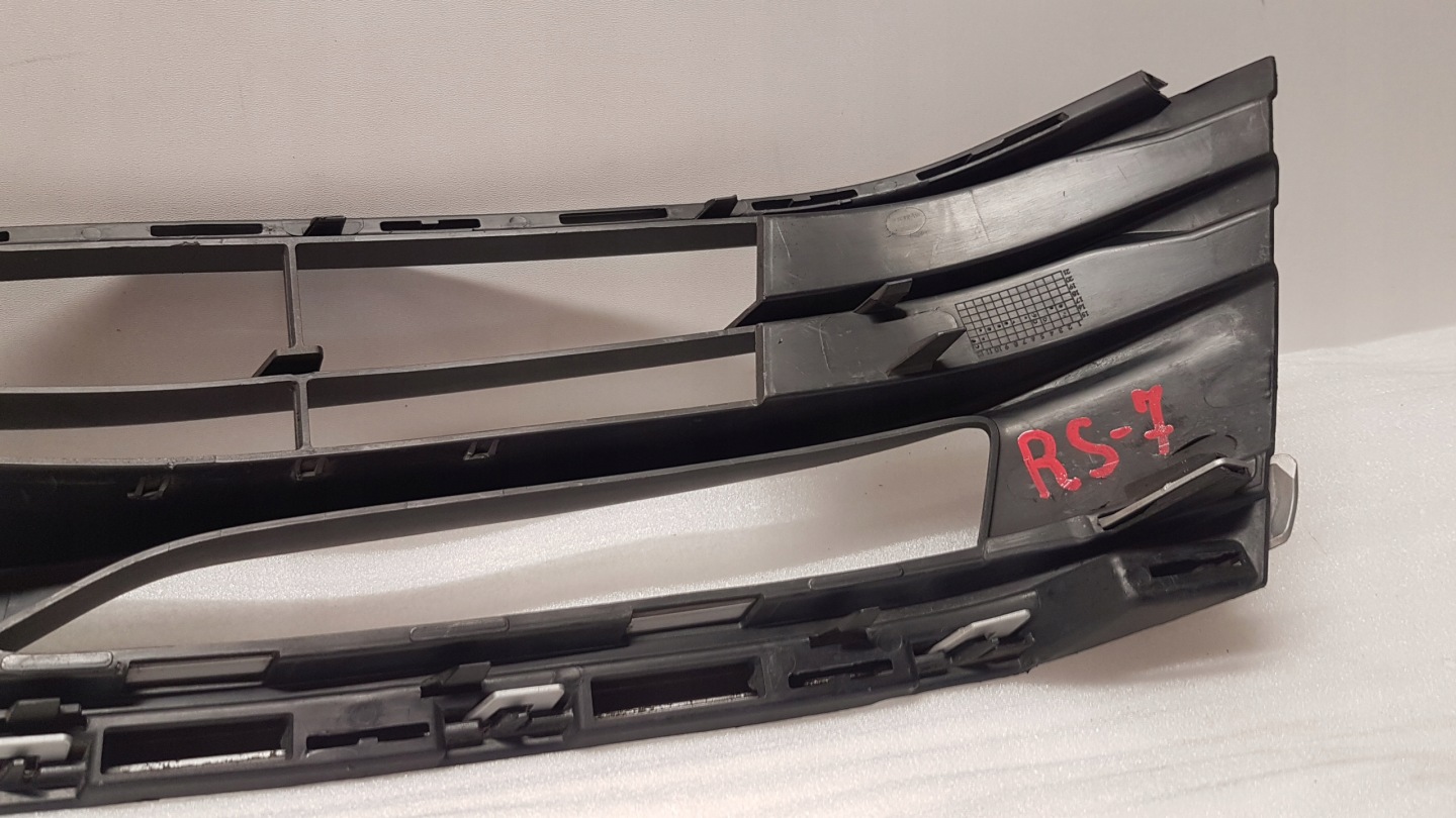 grid of a bumper left front BMW 5 G30 G31 1 7385261