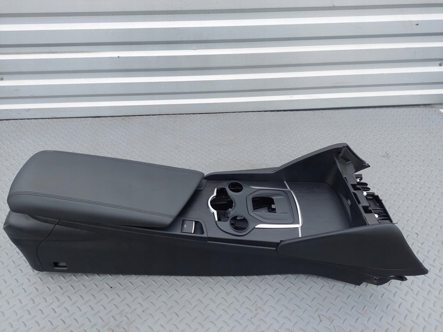 armrest TUNEL central ARM REST UK ANGLIK ALFA ROMEO GIULIA