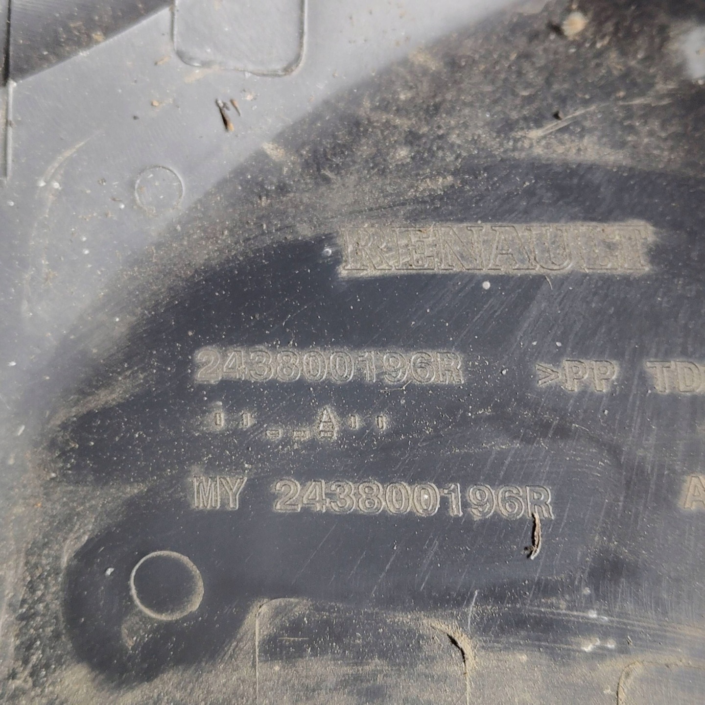 Module fusibles Complète Dacia Duster 243800196R