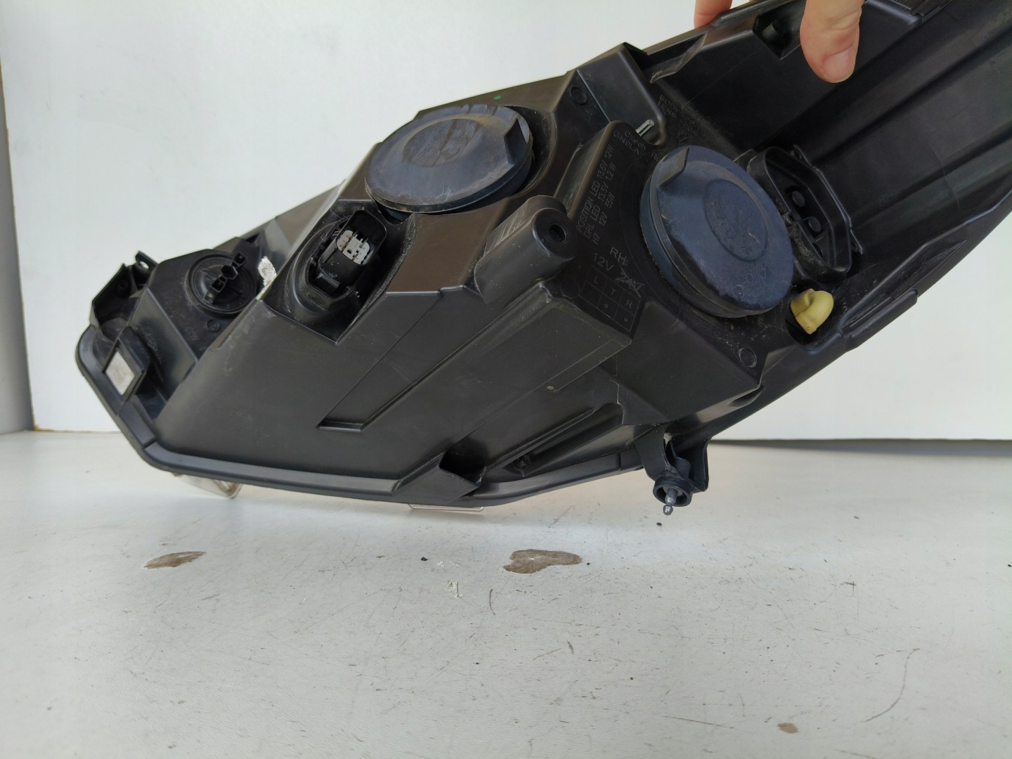 light right REFLEKTOR FORD FIESTA MK8 17