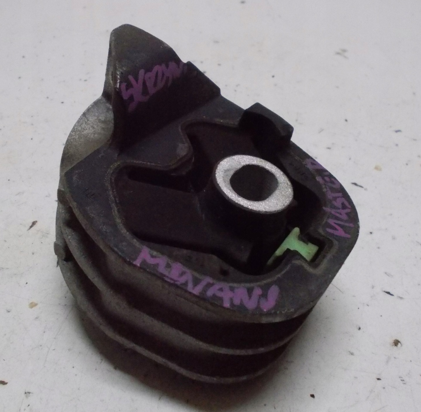 RENAULT MASTER III LIFT gearbox mount 8200675064