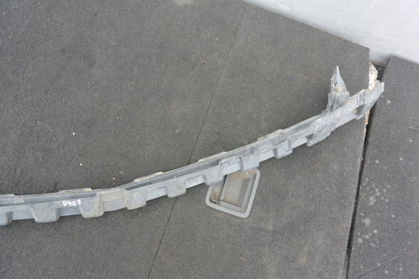 bumper bracket front MERCEDES C-KLASA W204