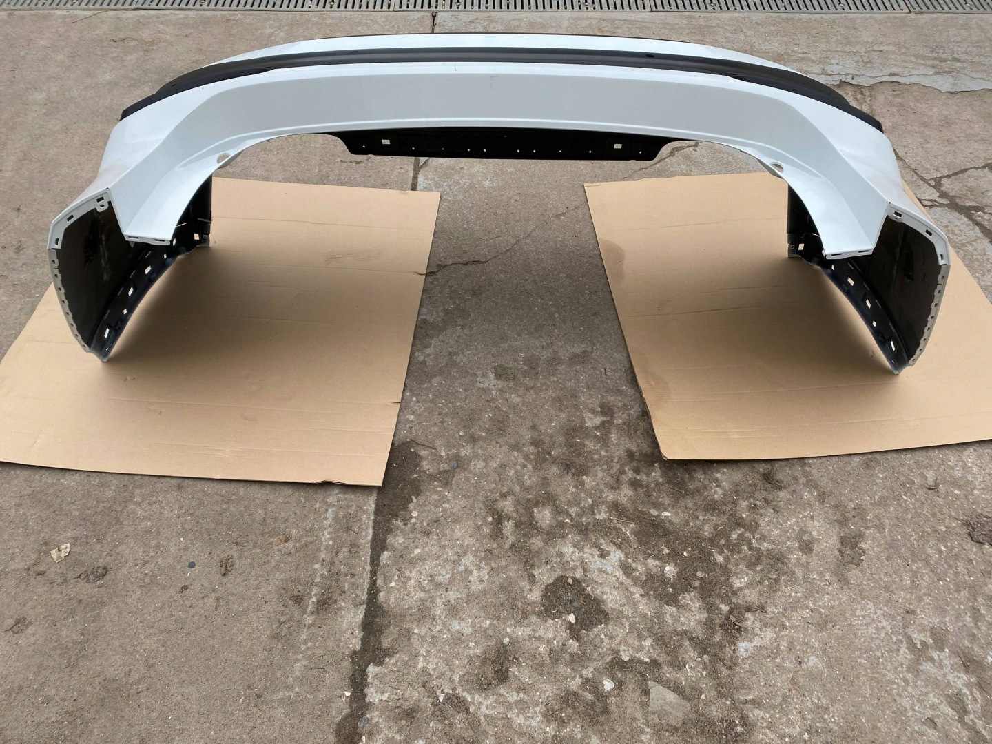 VW TAYRON II 57L complete bumper rear part rear PDC LC9A BIALY