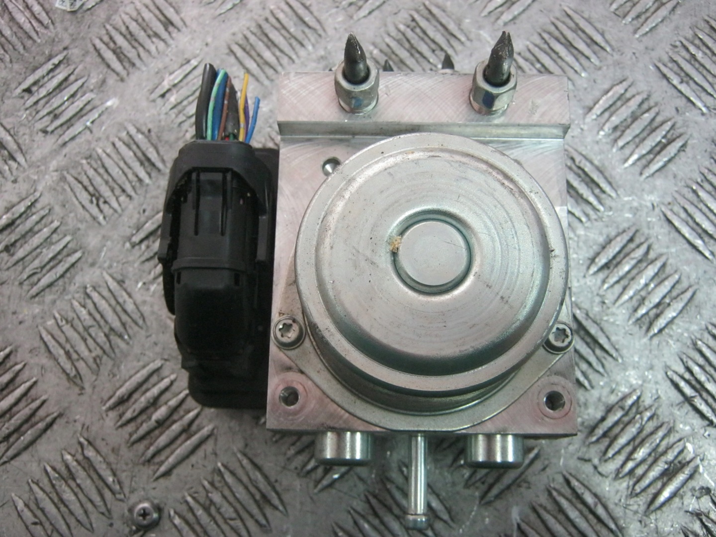 POMPA ABS 476603YV4A NISSAN JUKE