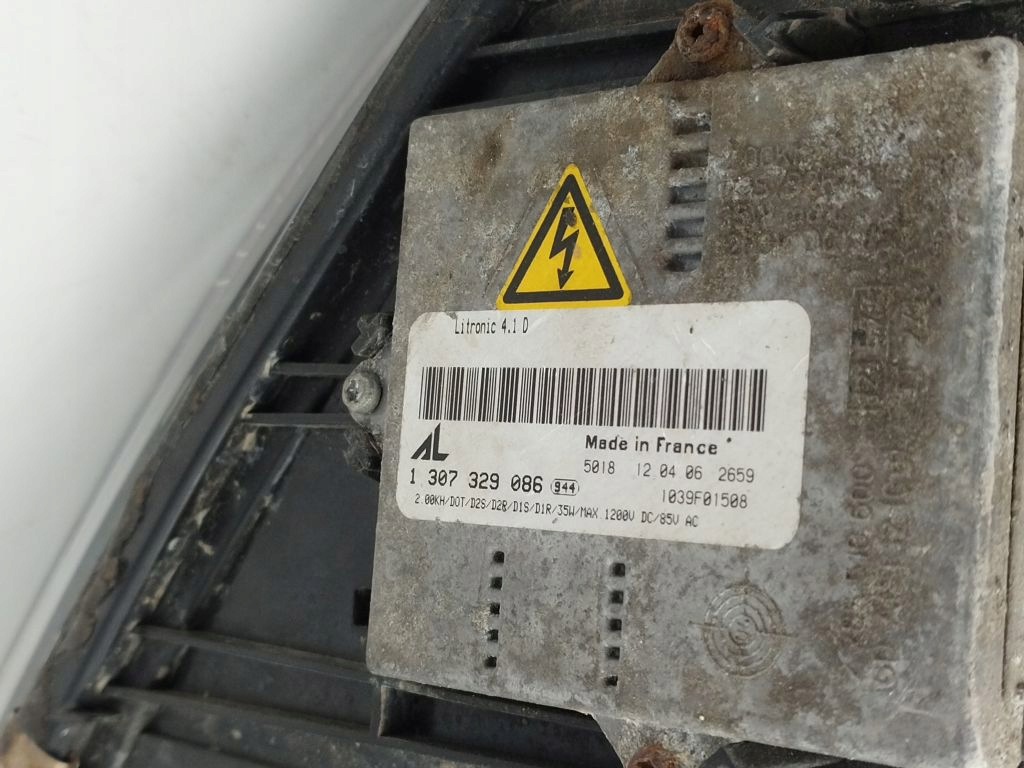 Mazda 6 and GG lift light left front front xenon F014008906
