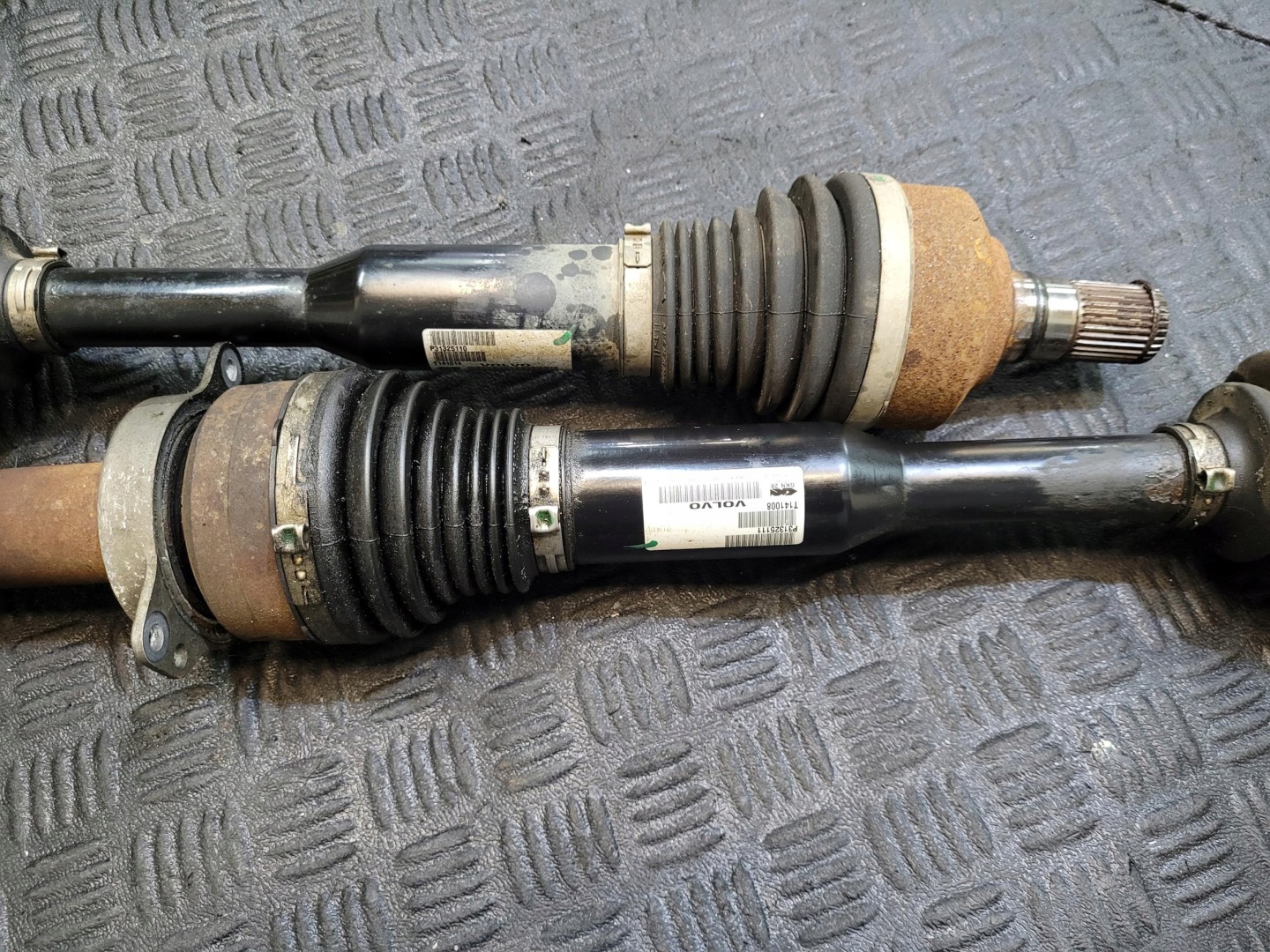 semi-axis front front right P31325111 AUTOMAT VOLVO XC60 and LIFT 2.0 D4
