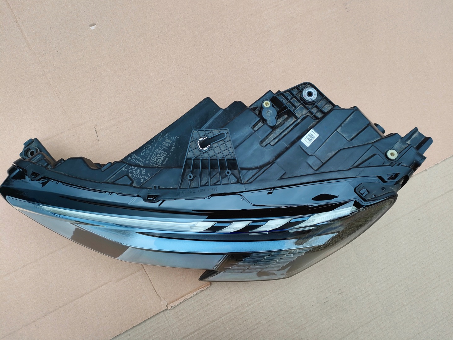 AUDI A3 8Y0 light left REFLEKTOR MATRIX left 8Y0941035F