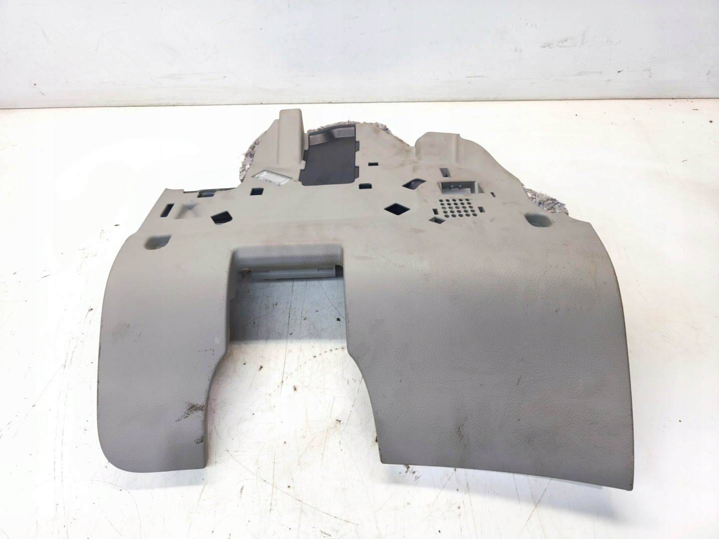 BLENDE ABDECKUNG UNTER LENKRAD SZTYCE AUDI A6 C6 4F1868075J GRAUE