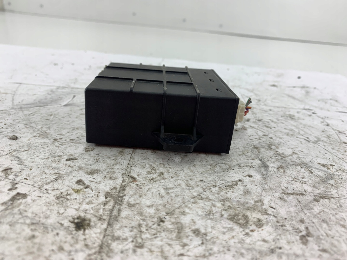 NISSAN PRIMERA P11 module unité de commande électronique uce 285809F600