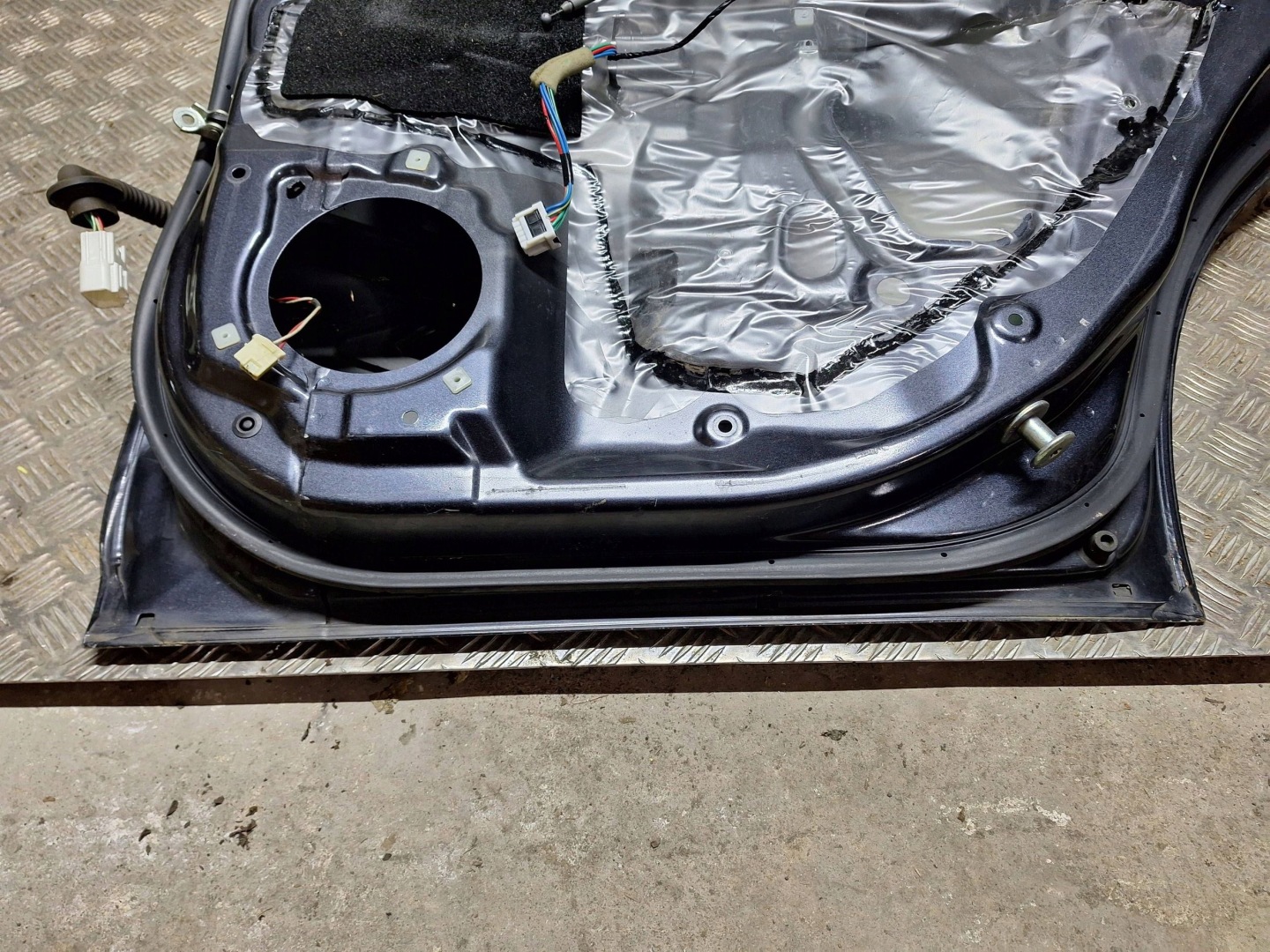 door rear part right SUBARU LEGACY V 09-14 complete