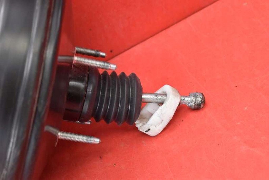 servo Servofreno EU 39078521 OPEL CORSA E 1.2 16V 70 KM 14-20